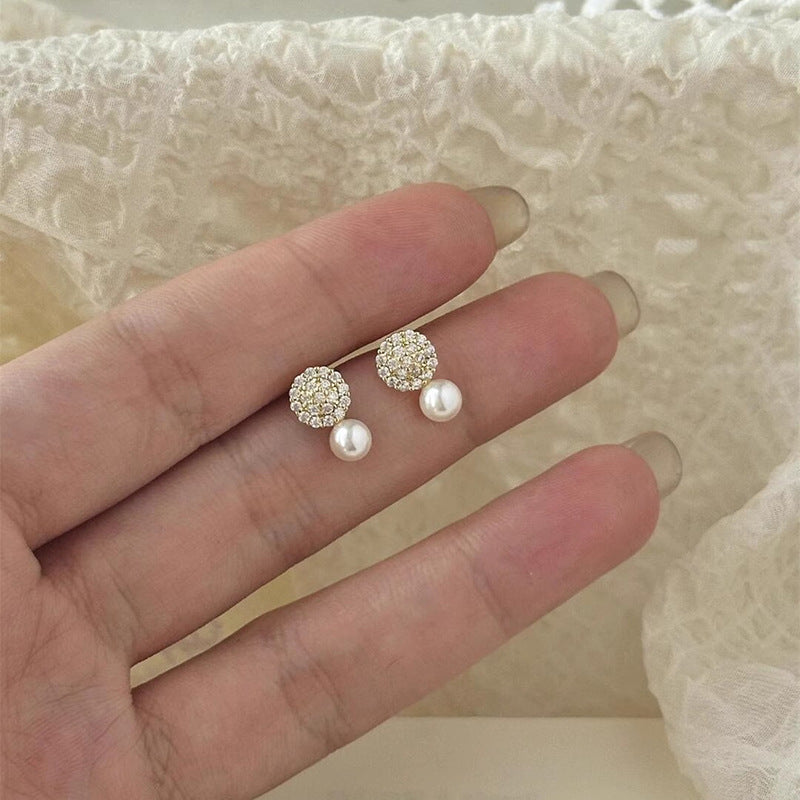 Romantic Pearl Earring for Special Moments