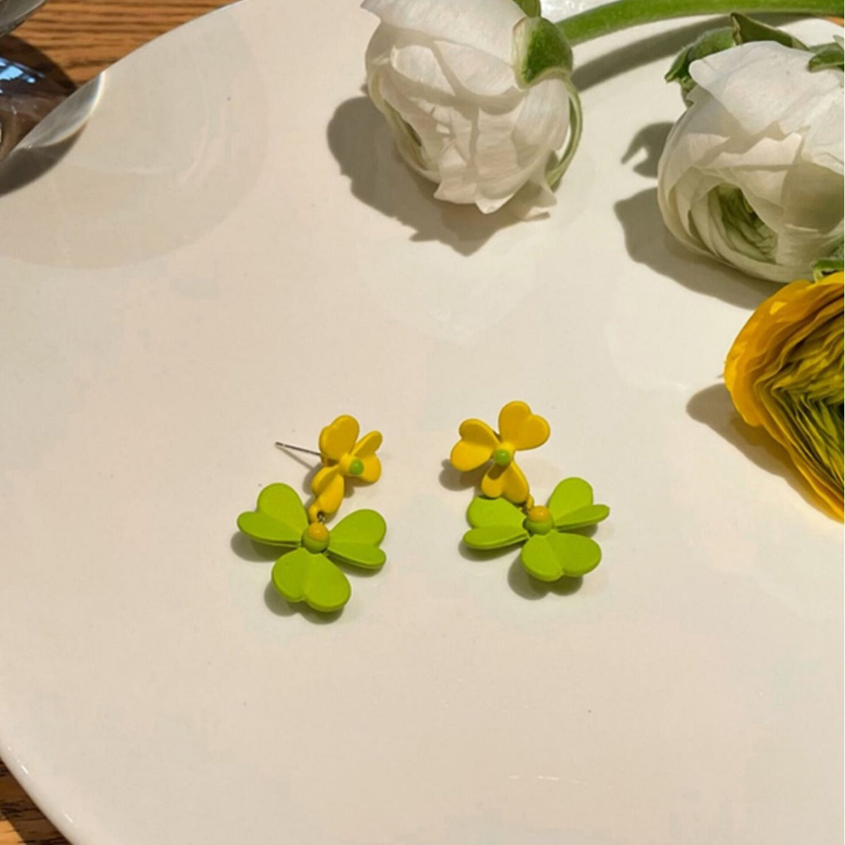 Charming Earring for Any Occasion