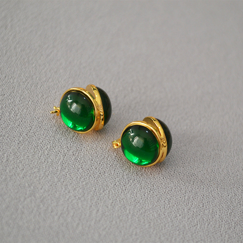 Charming Gold Earring for Any Occasion