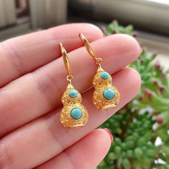 Romantic Silver Earring for Special Moments