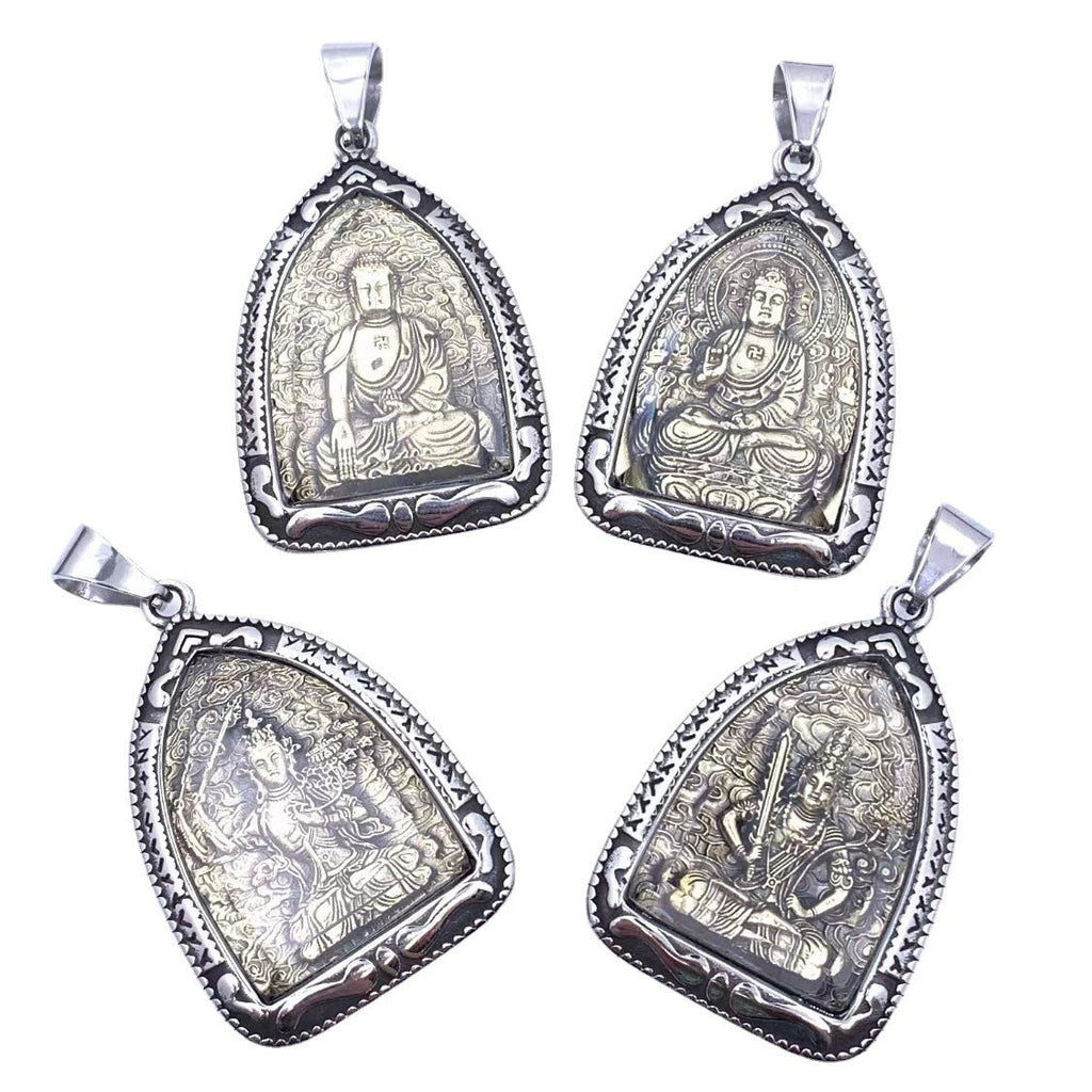 Charming Pendant for Any Occasion