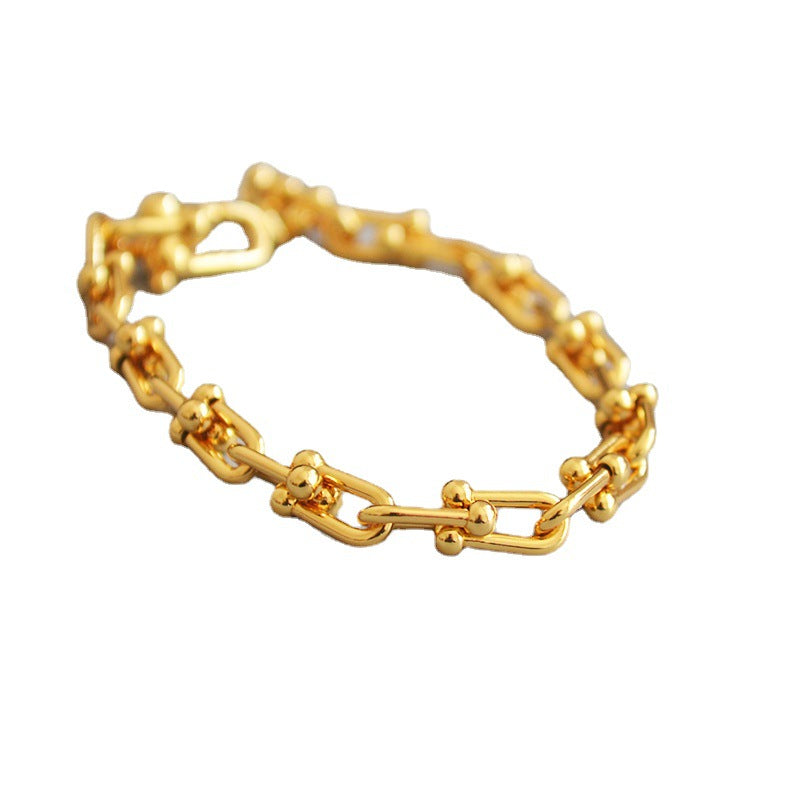 Classic Gold Bracelet with Timeless Appeal