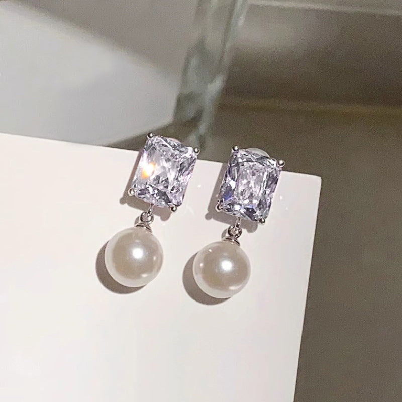 Stunning Pearl Earring for Daily Wear