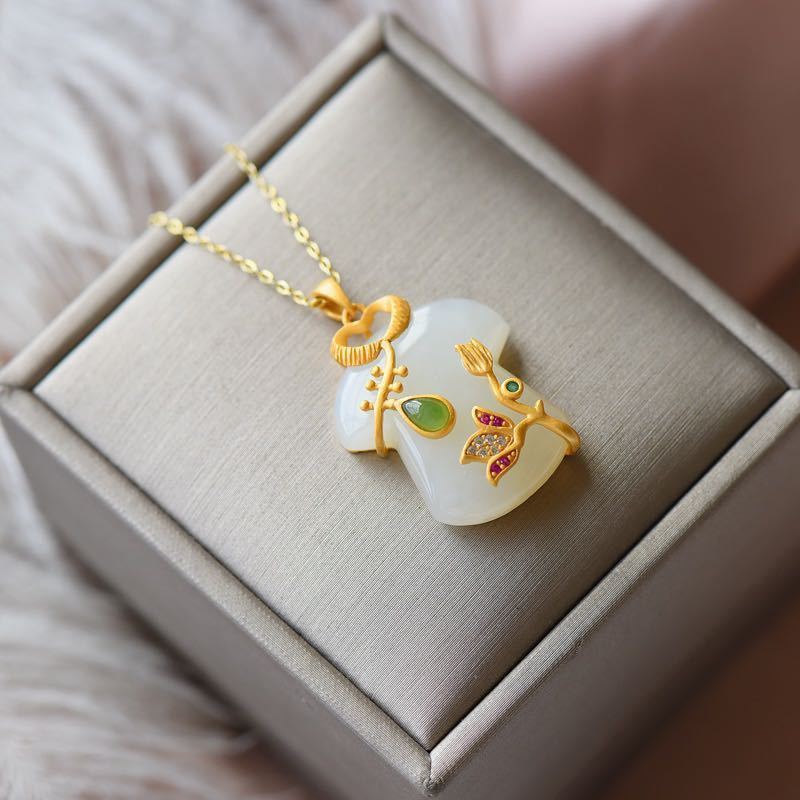 Charming Gold Necklace for Any Occasion