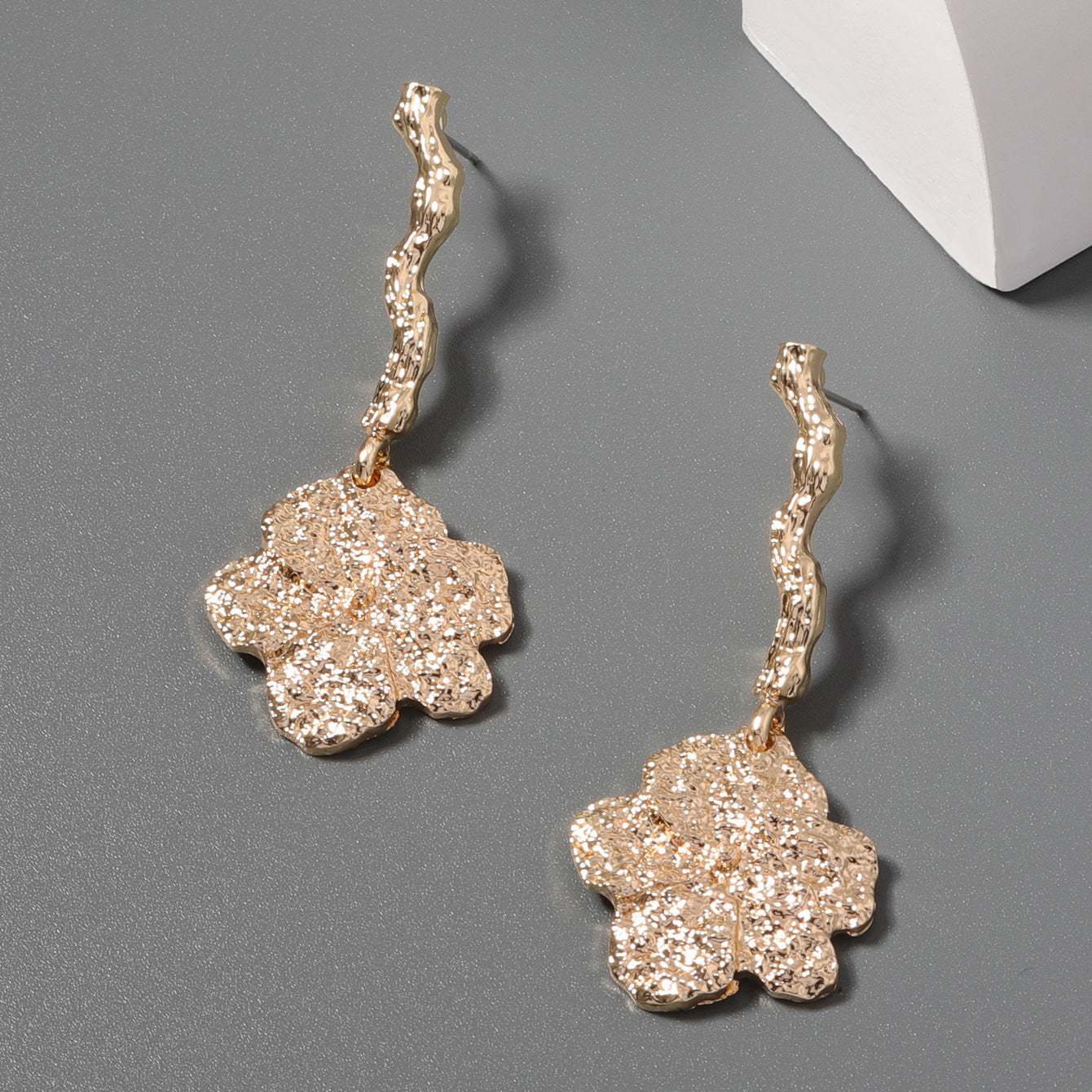 Charming Earring for Any Occasion