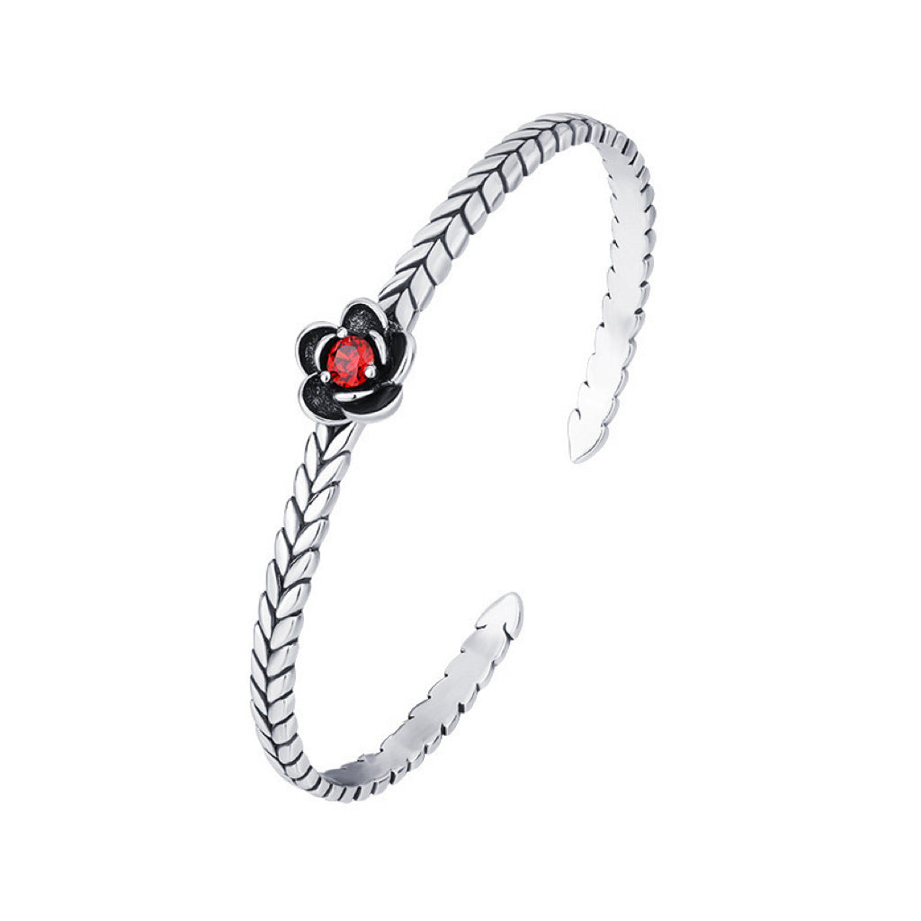 Classic Silver Bracelet with Timeless Appeal
