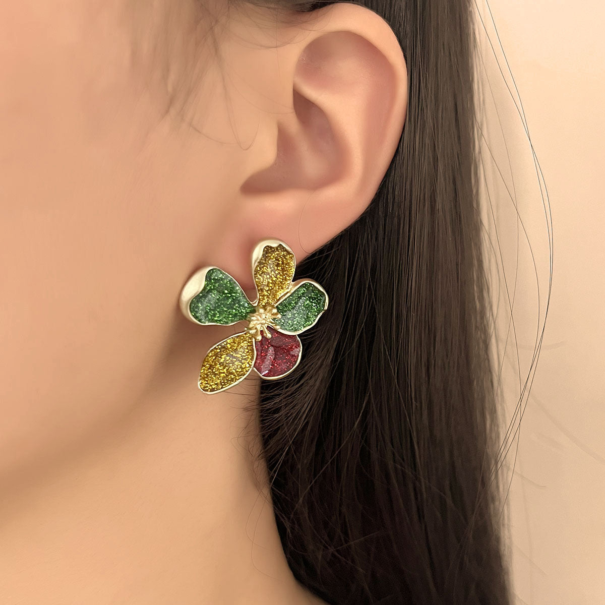 Charming Earring for Any Occasion