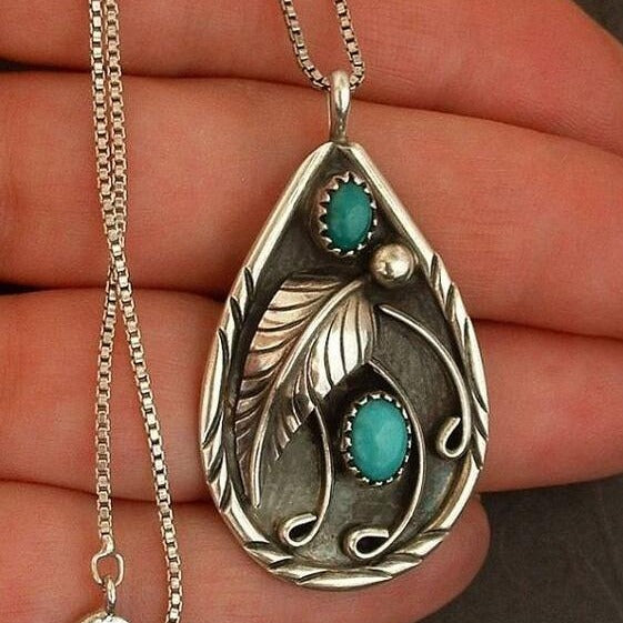 Charming Silver Necklace for Any Occasion