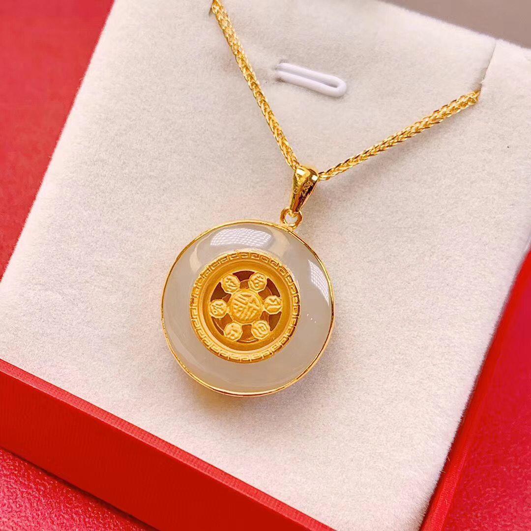 Charming Gold Necklace for Any Occasion