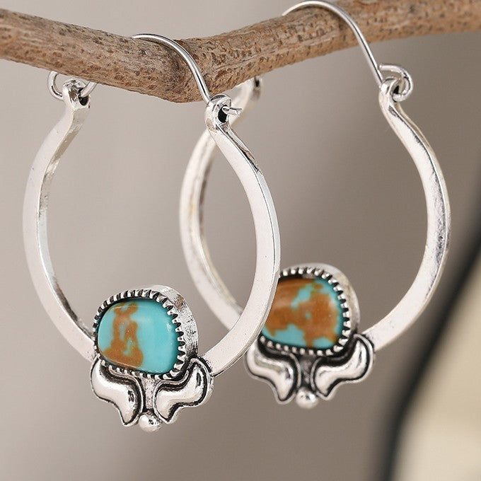 Charming Earring for Any Occasion