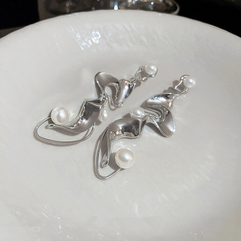 Romantic Pearl Earring for Special Moments