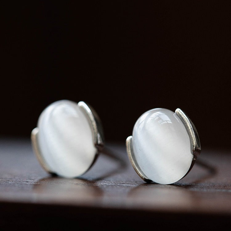 Charming Silver Earring for Any Occasion