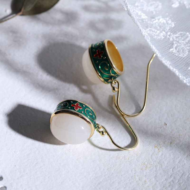 Charming Gold Earring for Any Occasion
