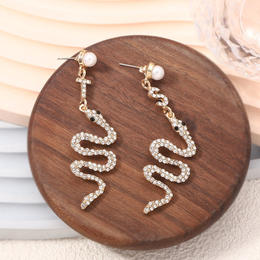 Stunning Pearl Earring for Daily Wear