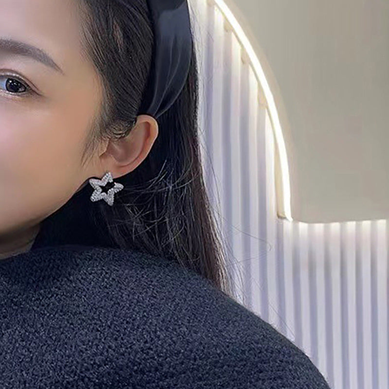 Charming Earring for Any Occasion