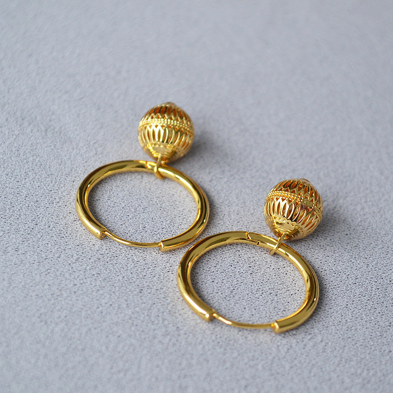 Charming Gold Earring for Any Occasion