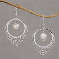 Classic Pearl Earring with Timeless Appeal