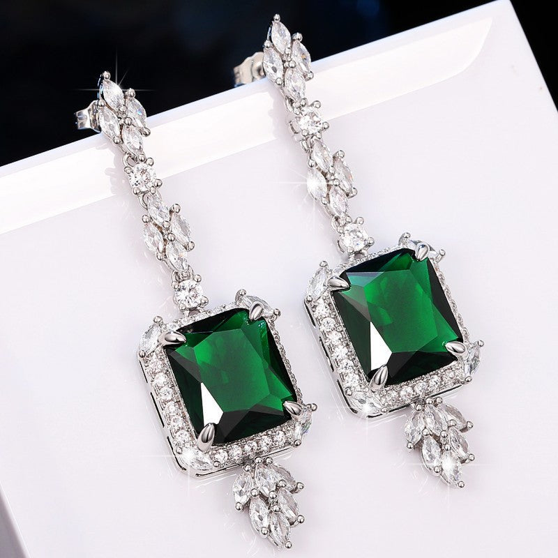 Charming Earring for Any Occasion