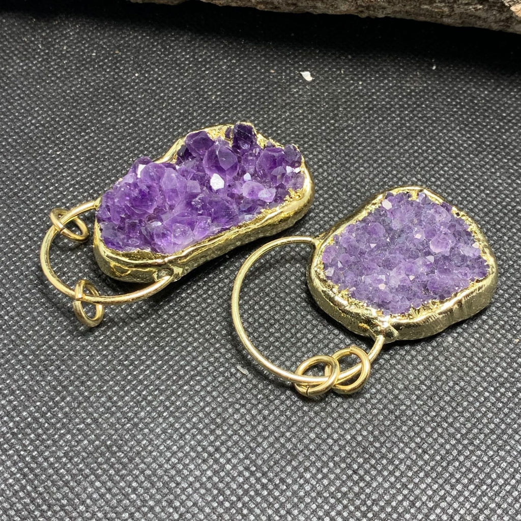 Beautiful Gold Pendant with Unique Style