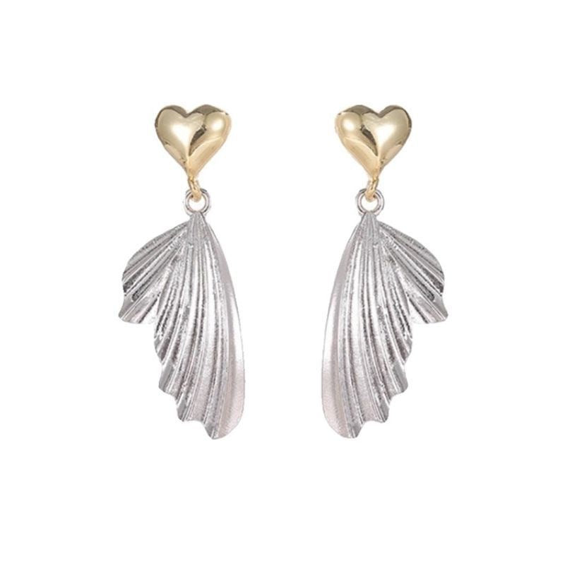 Stunning Gold Earring for Daily Wear