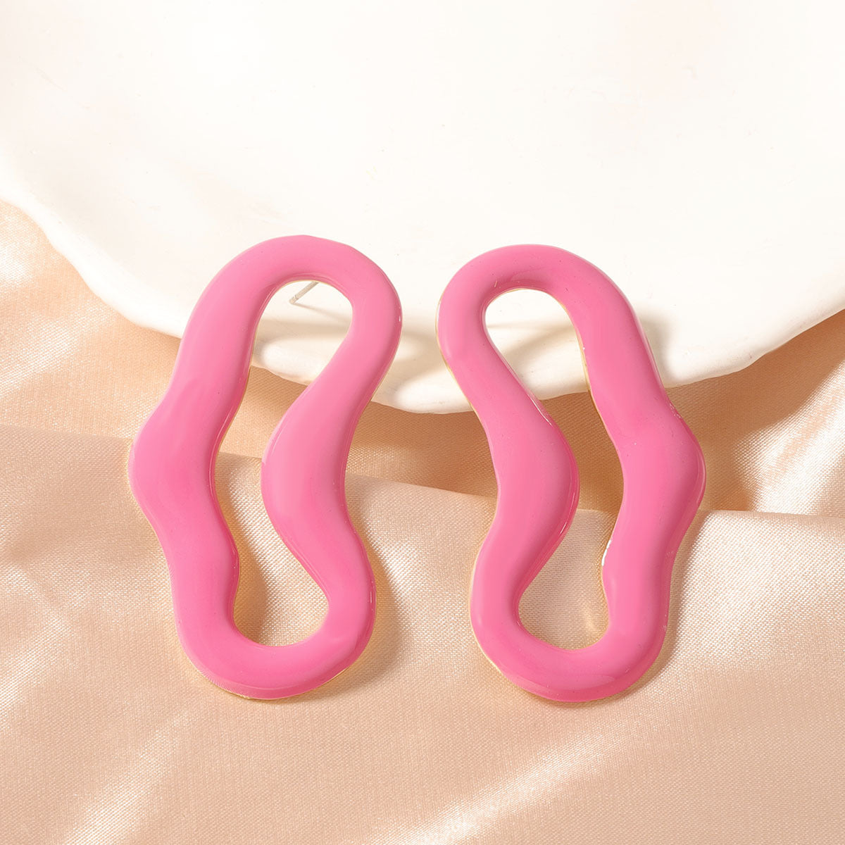Charming Earring for Any Occasion