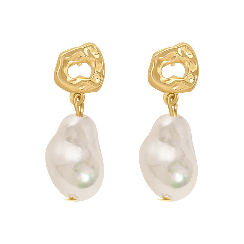 Charming Pearl Earring for Any Occasion