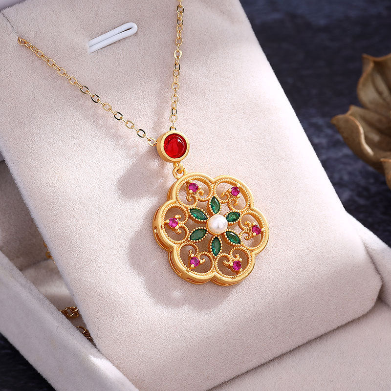 Classic Silver Necklace with Timeless Appeal
