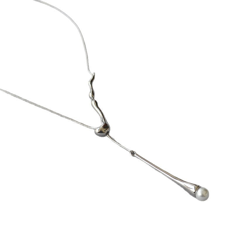 Classic Pearl Necklace with Timeless Appeal