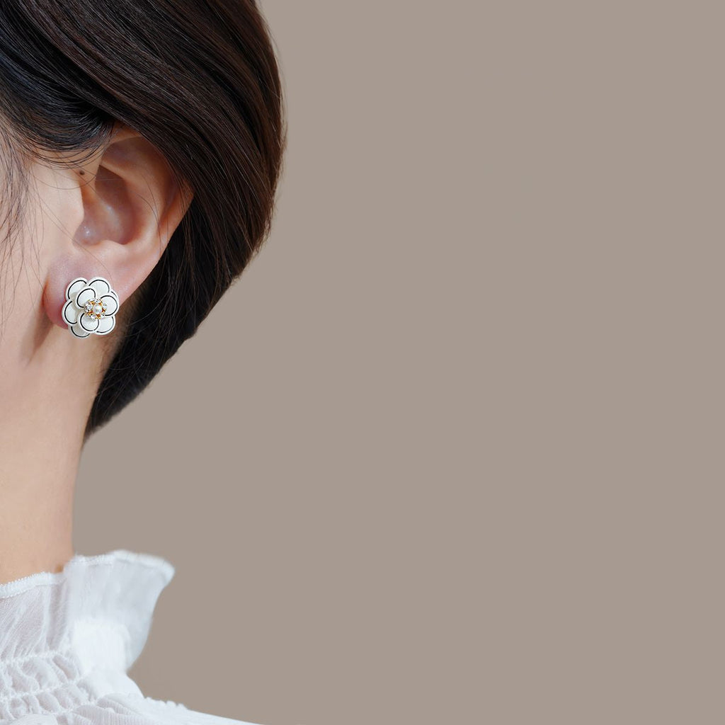 Classic Earring with Timeless Appeal