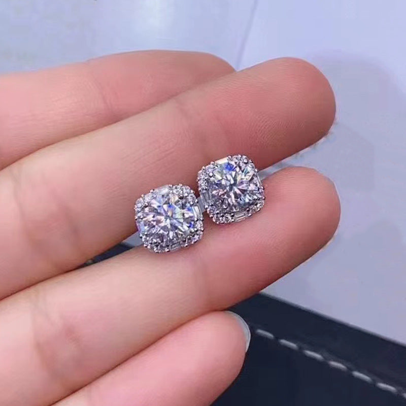 Charming Earring for Any Occasion