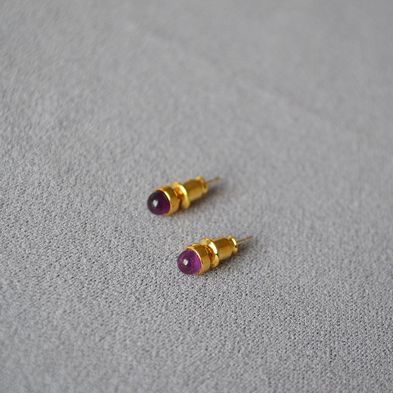 Classic Gold Earring with Timeless Appeal
