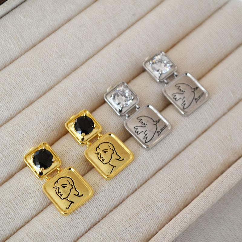 Charming Silver Earring for Any Occasion