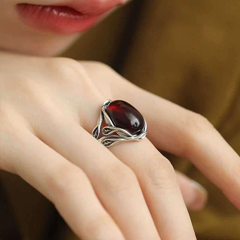 Classic Silver Ring with Timeless Appeal