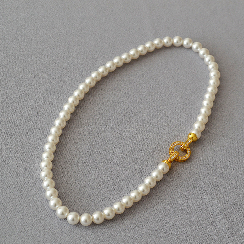 Classic Pearl Necklace with Timeless Appeal