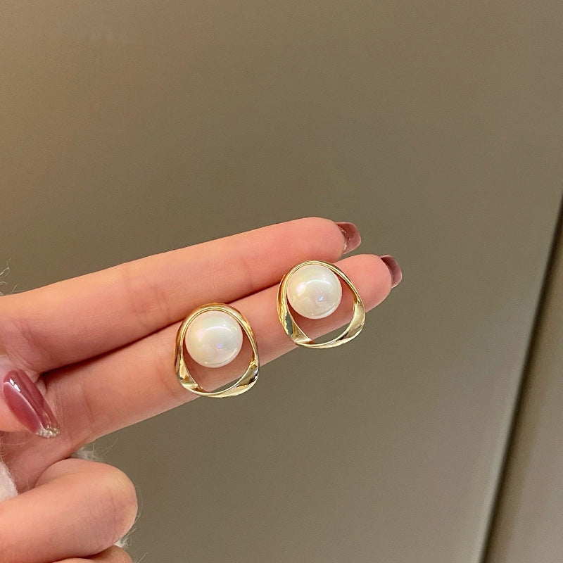 Charming Pearl Earring for Any Occasion