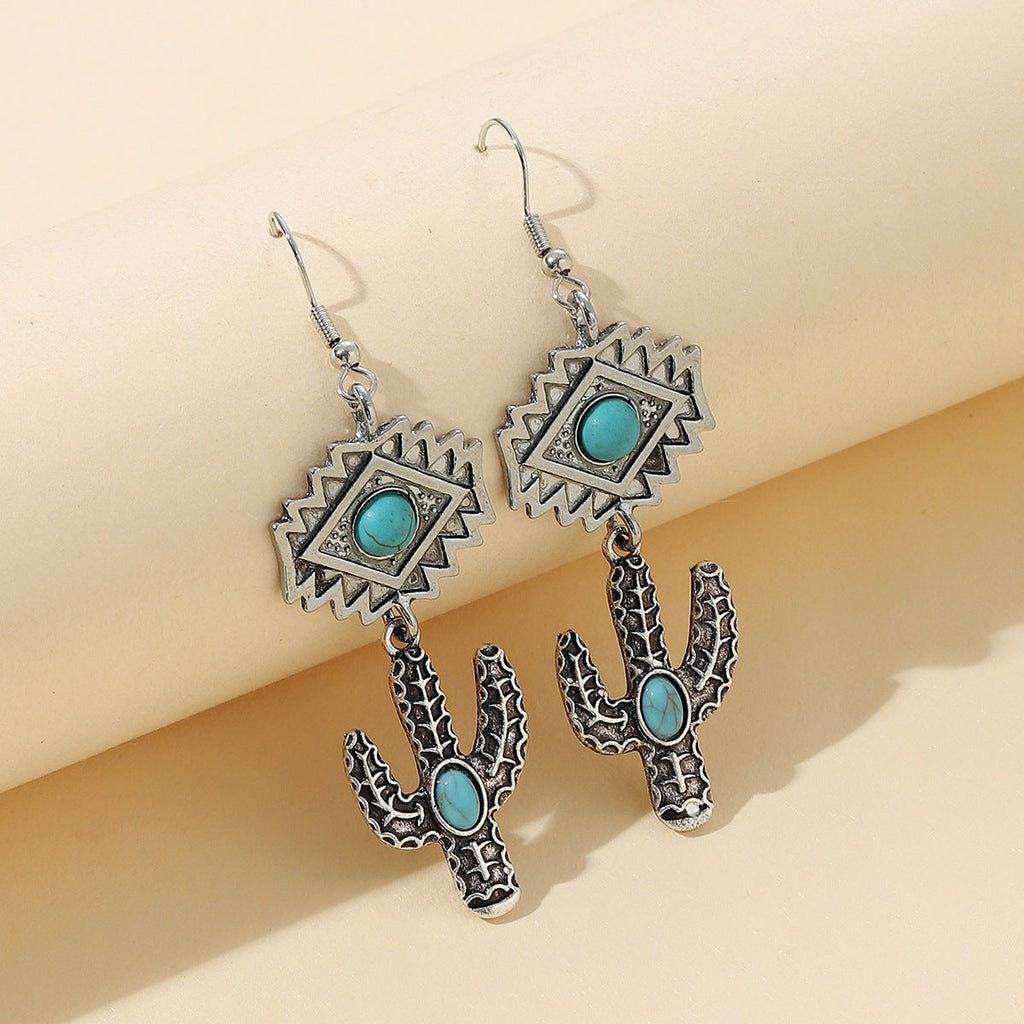 Romantic Silver Earring for Special Moments