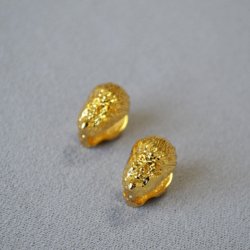 Classic Gold Earring with Timeless Appeal