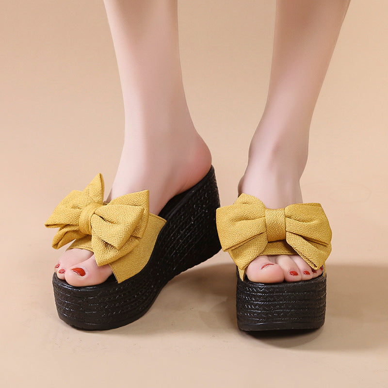 Graceful Orthopedic Sandals for Modern Look