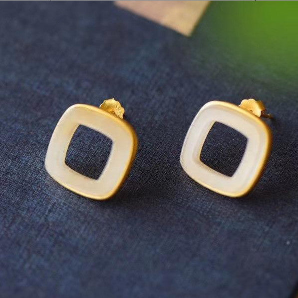 Charming Silver Earring for Any Occasion