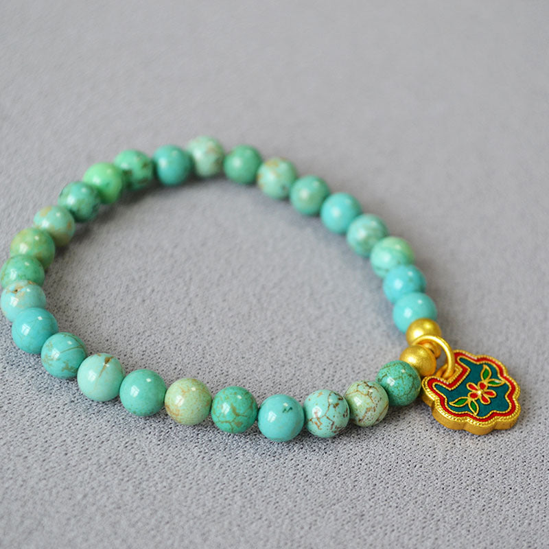 Charming Gold Bracelet for Any Occasion
