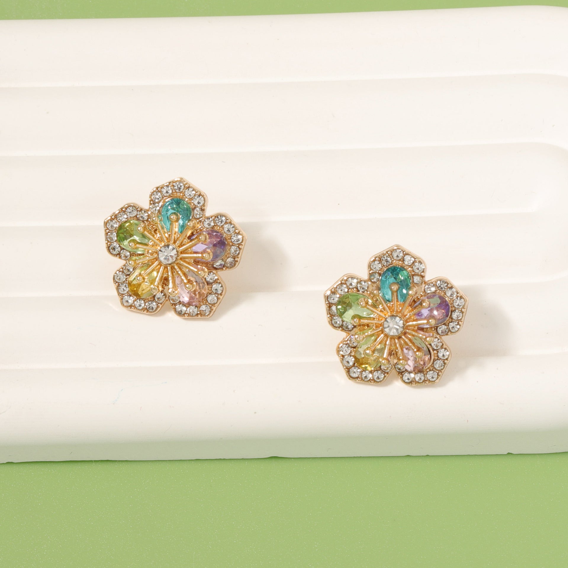 Charming Earring for Any Occasion
