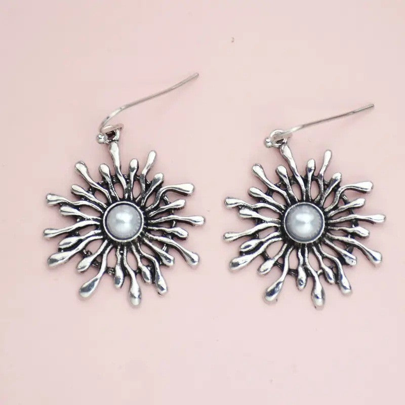 Classic Pearl Earring with Timeless Appeal