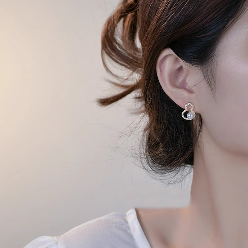 Stunning Pearl Earring for Daily Wear