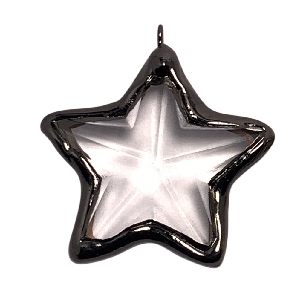 Classic Gold Pendant with Timeless Appeal