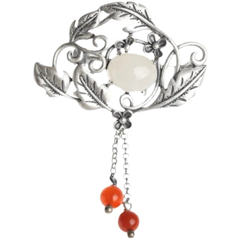 Classic Silver Pendant with Timeless Appeal