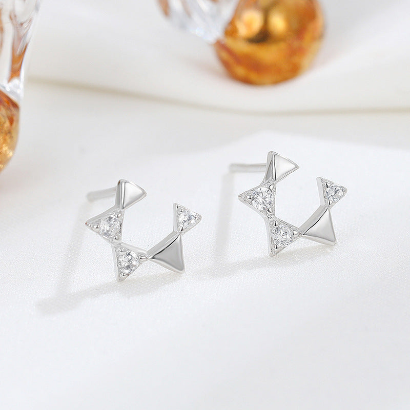 Romantic Gold Earring for Special Moments