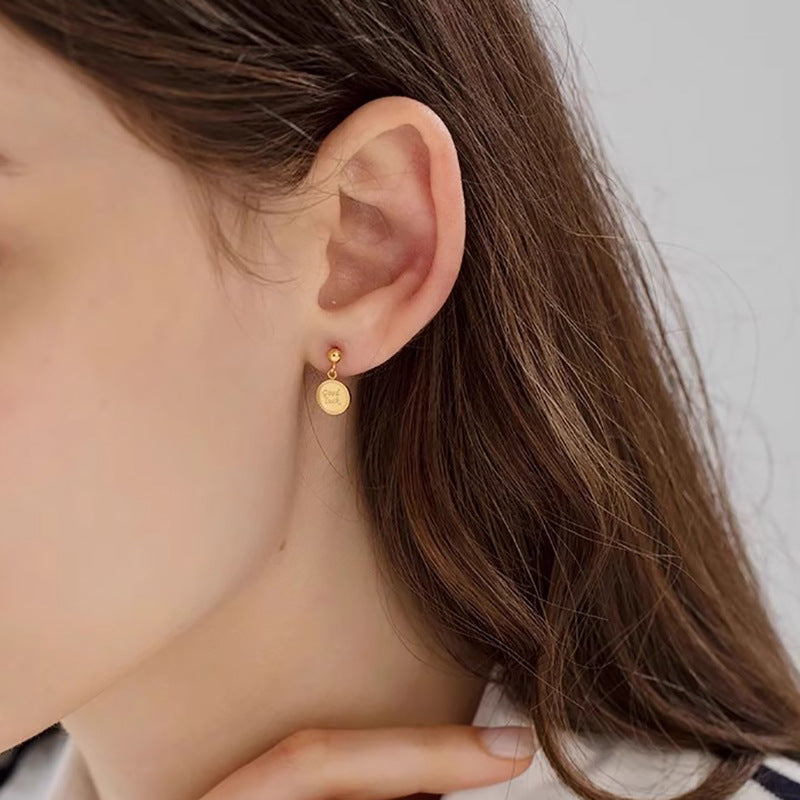 Charming Earring for Any Occasion