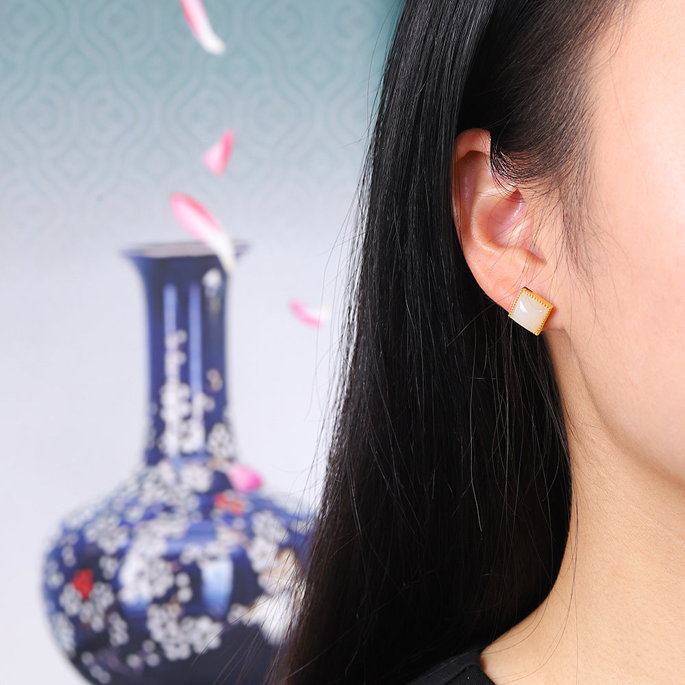 Elegant Gold Earring for Every Occasion