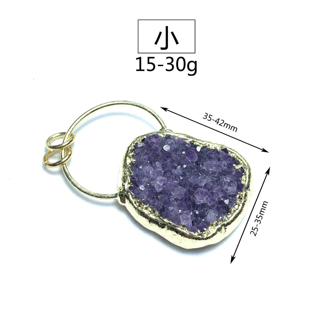 Beautiful Gold Pendant with Unique Style