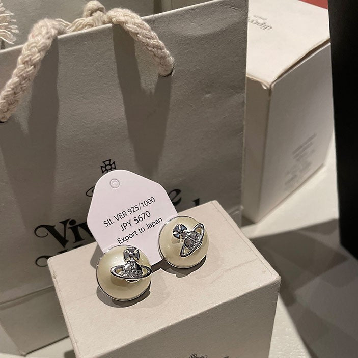 Charming Pearl Earring for Any Occasion